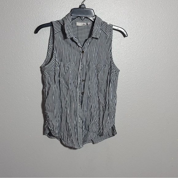SO Women Button Down Sleeveless Stripe Top Blouse Gray/White size Small. - Picture 1 of 7